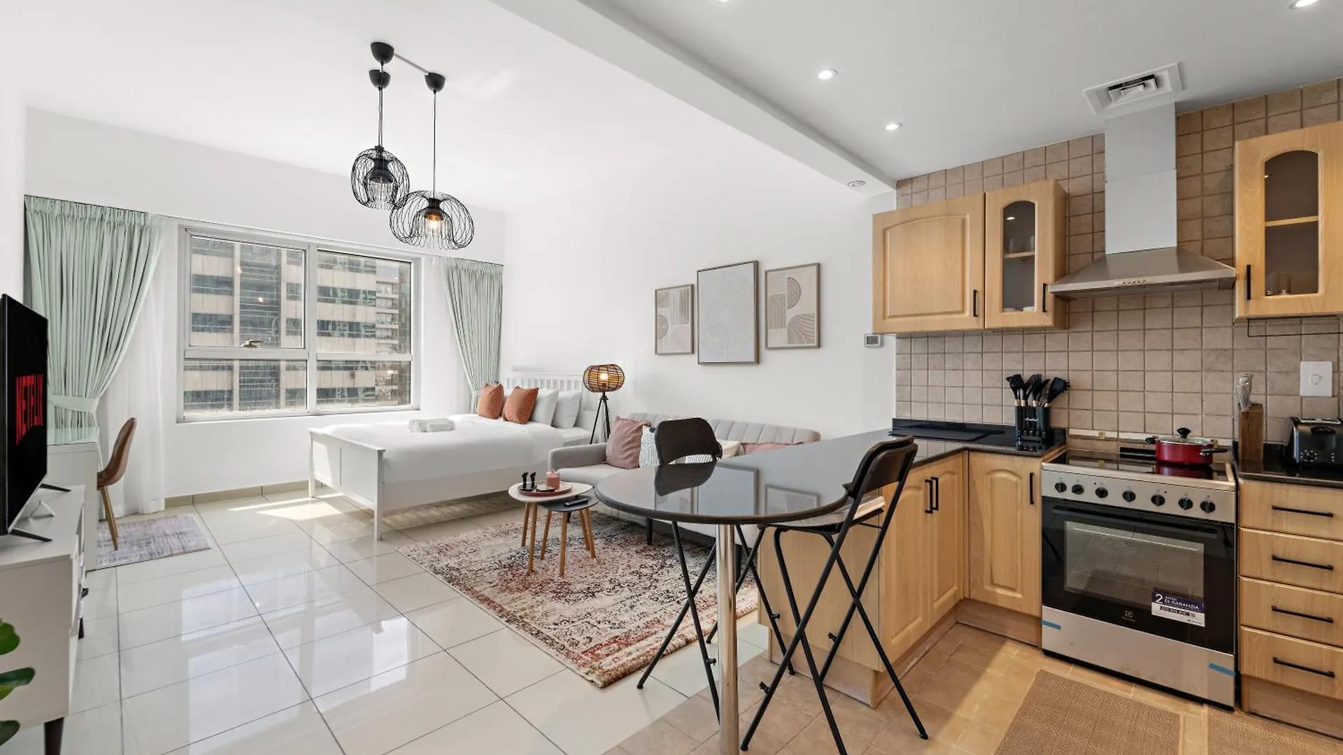 Cozy Studio Near The Beach With Access To Pool And Gym Dubai Apartment