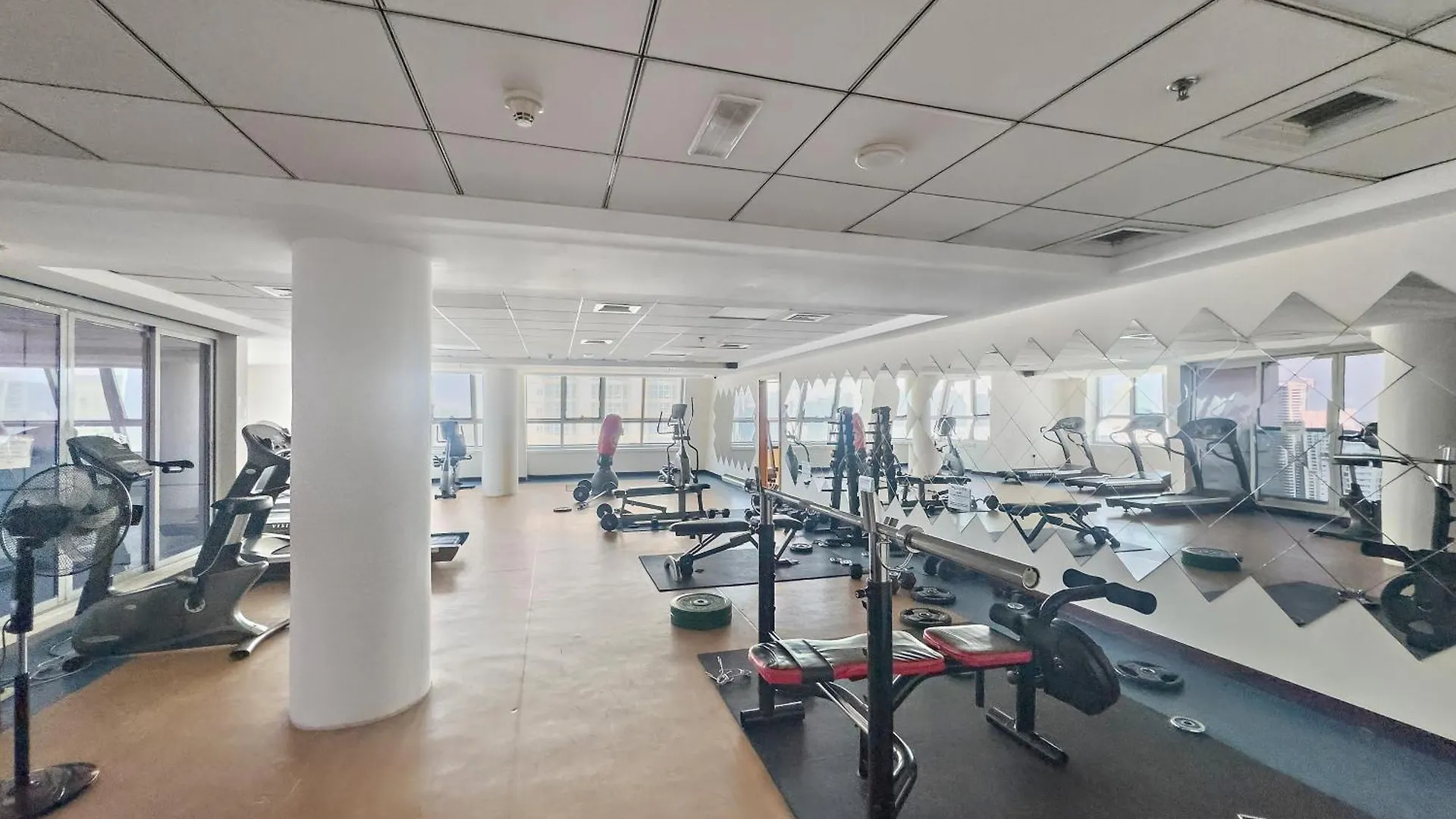 Cozy Studio Near The Beach With Access To Pool And Gym Dubai 0*,  United Arab Emirates